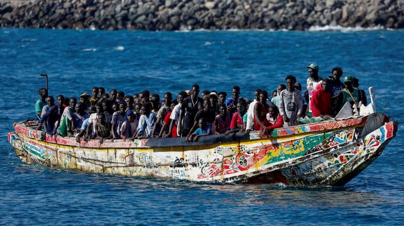 Saint-Louis : une pirogue transportant 171 migrants dont 37 Sénégalais échoue à Gandiol